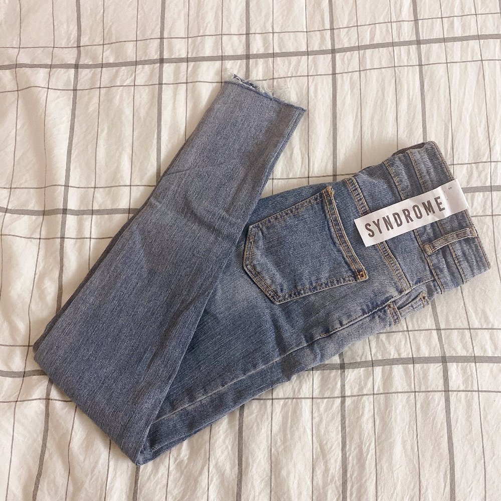 CODIBOOK Holly Bang Short Three Button Skinny Denim Jeans